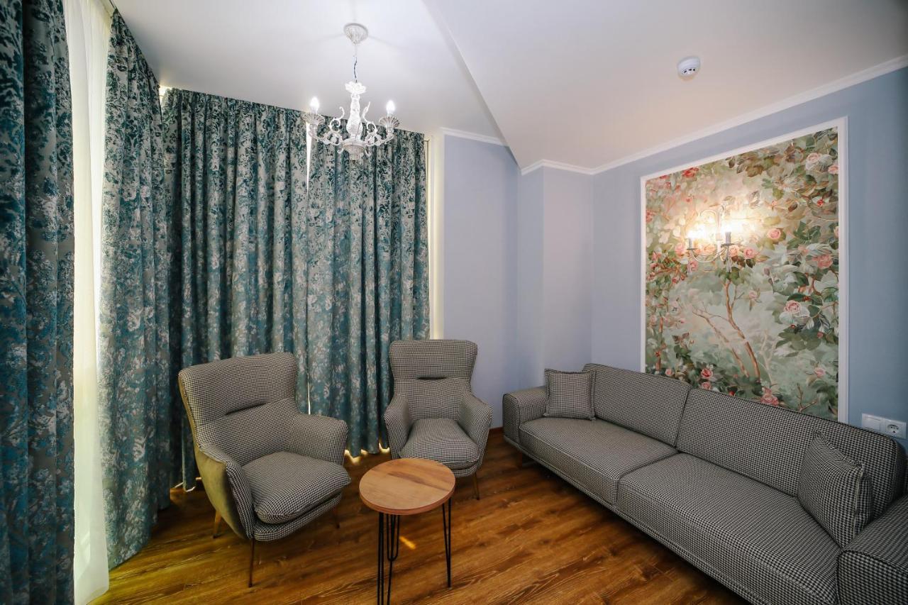 Rose Hotel Vake Tbilisi Zewnętrze zdjęcie