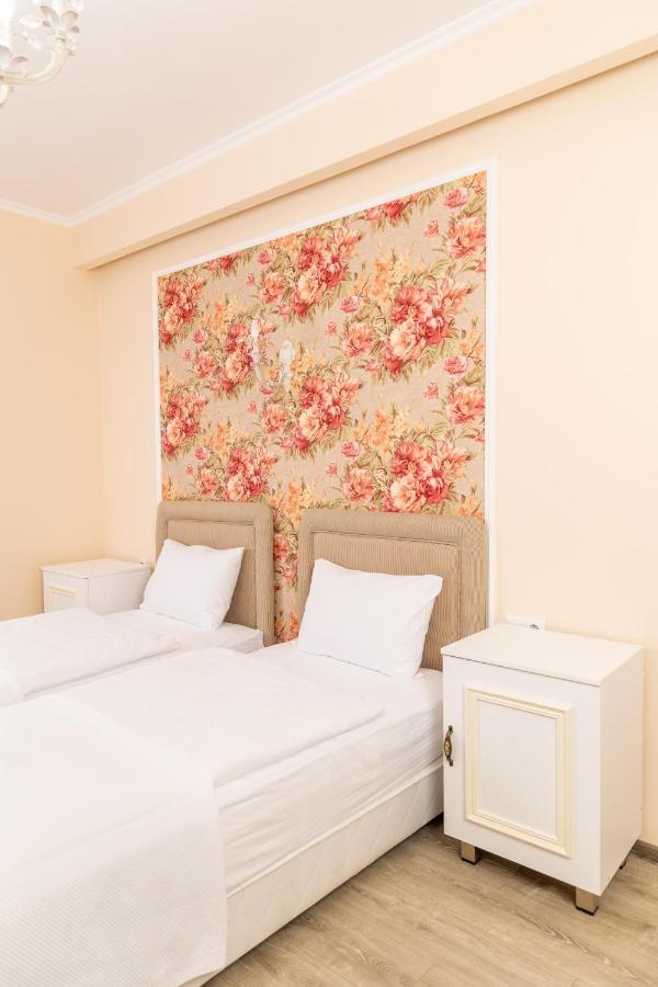 Rose Hotel Vake Tbilisi Zewnętrze zdjęcie